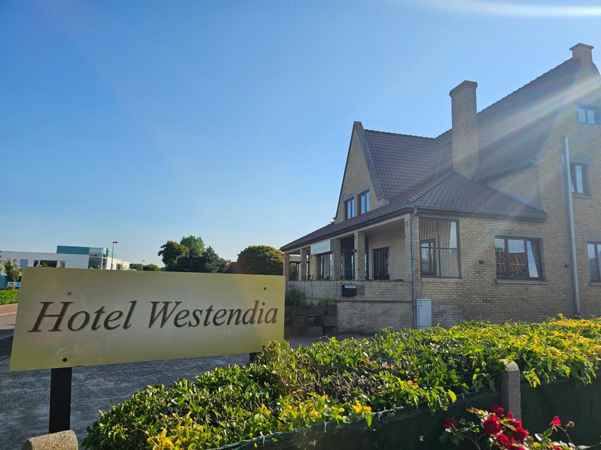 Hotel Westendia Free Parking Top Breakfast Westende Extérieur photo